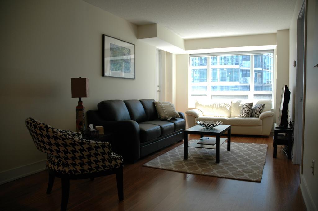 Livingsuites Toronto - 20 Blue Jays Way 외부 사진