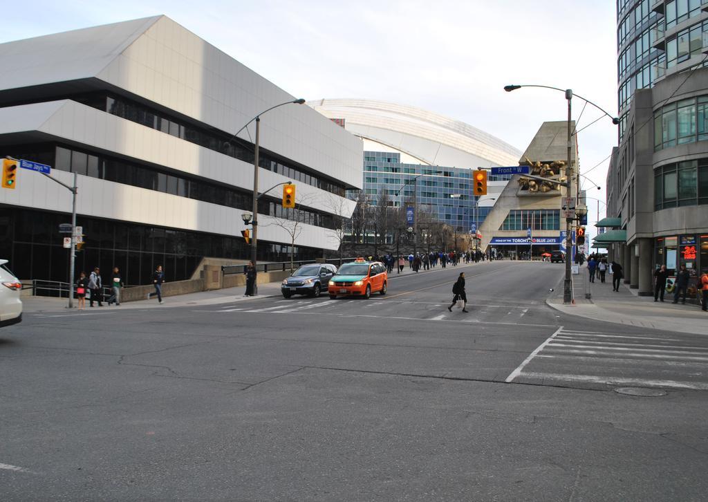 Livingsuites Toronto - 20 Blue Jays Way 외부 사진