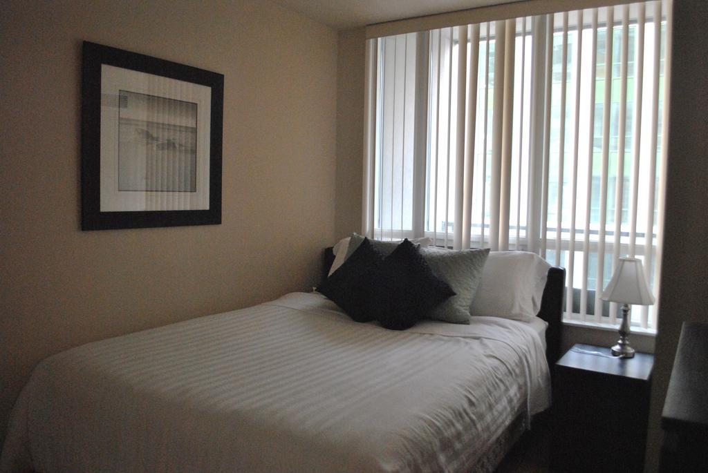 Livingsuites Toronto - 20 Blue Jays Way 외부 사진