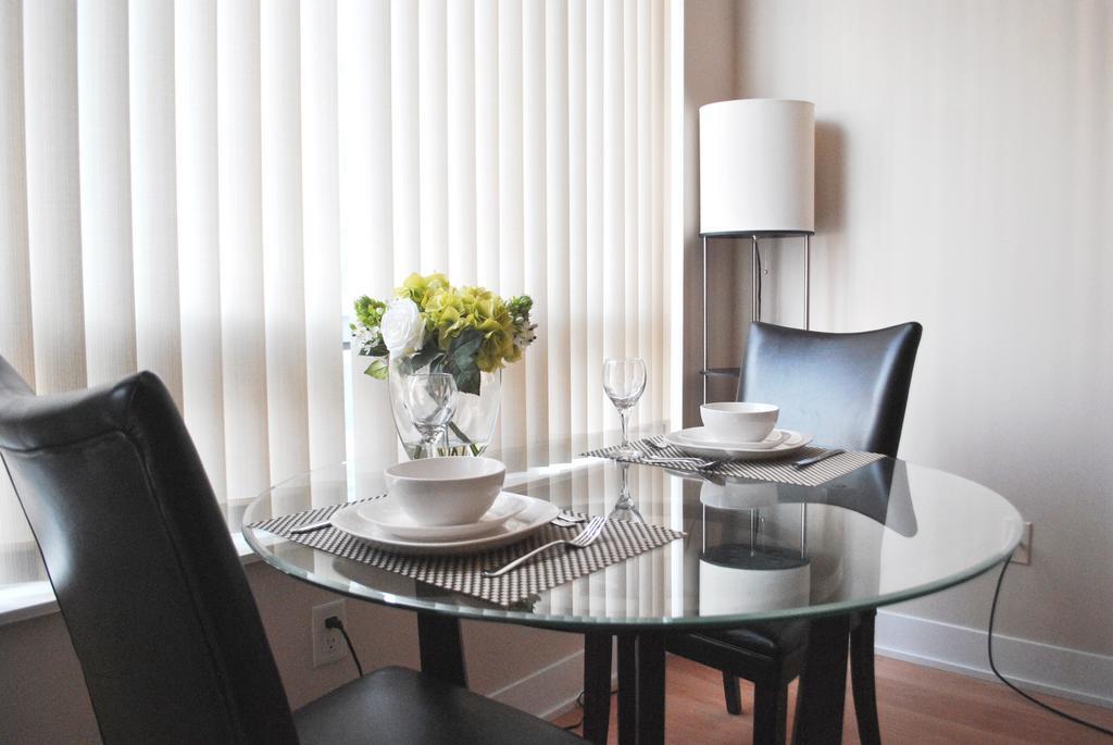 Livingsuites Toronto - 20 Blue Jays Way 외부 사진