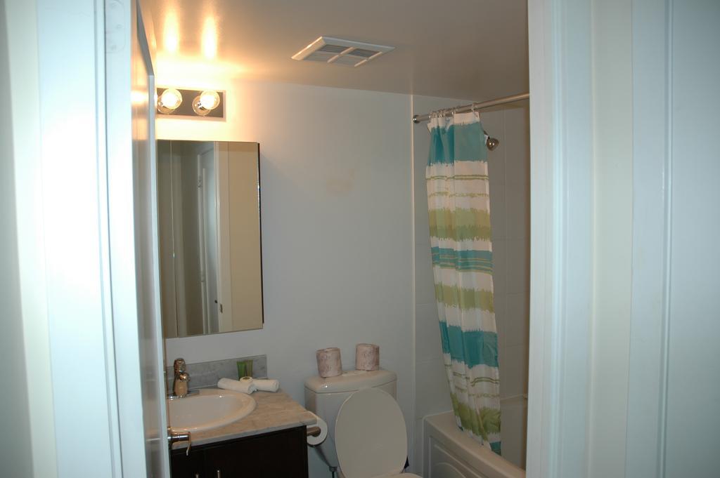 Livingsuites Toronto - 20 Blue Jays Way 외부 사진